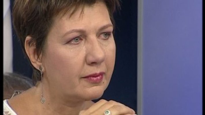 Corina Drăgotescu, cu lacrimi în ochi în ultima sa emisiune, înainte de a pleca în SUA